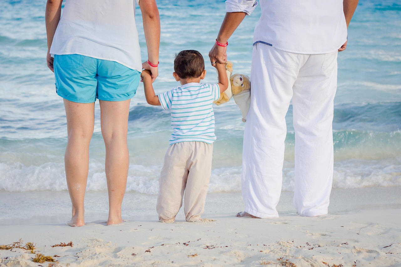 family, beach, child, toddler, mother, father, parenthood, childhood, love, holiday, vacation, sea, ocean, nature, shore, seashore, sand, sandy beach